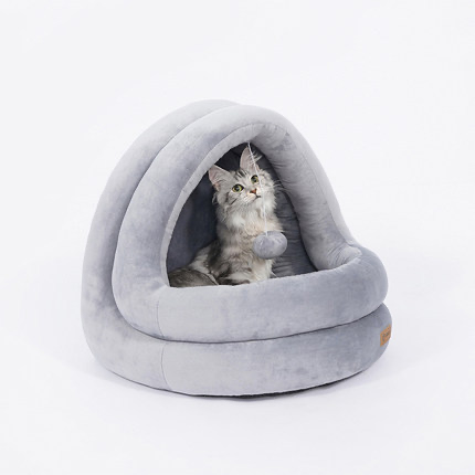 Luxury Pet Bed "Plush Purrfection"